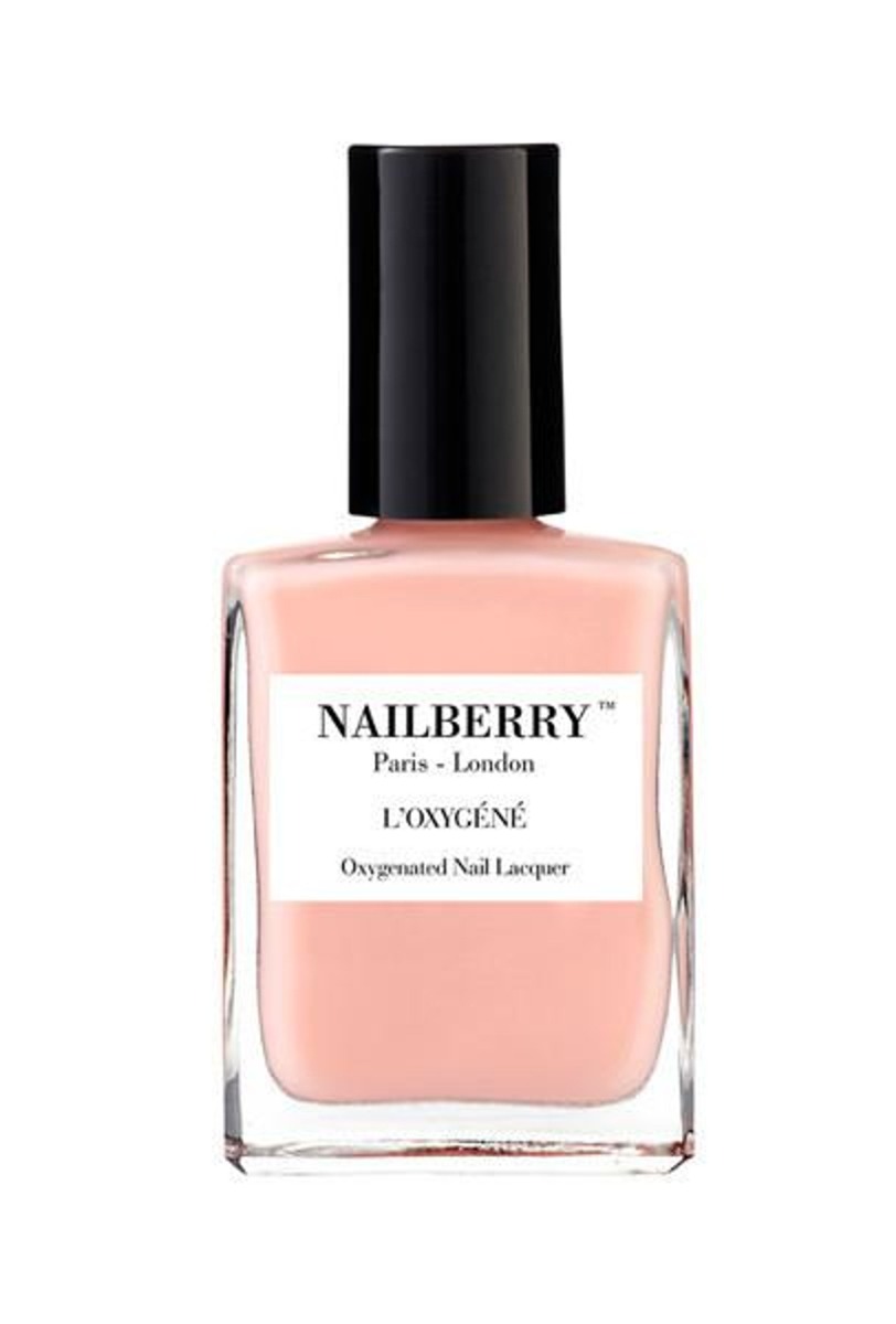 NAILBERRY A TOUCH OF POWDER  - 15 Milliliter